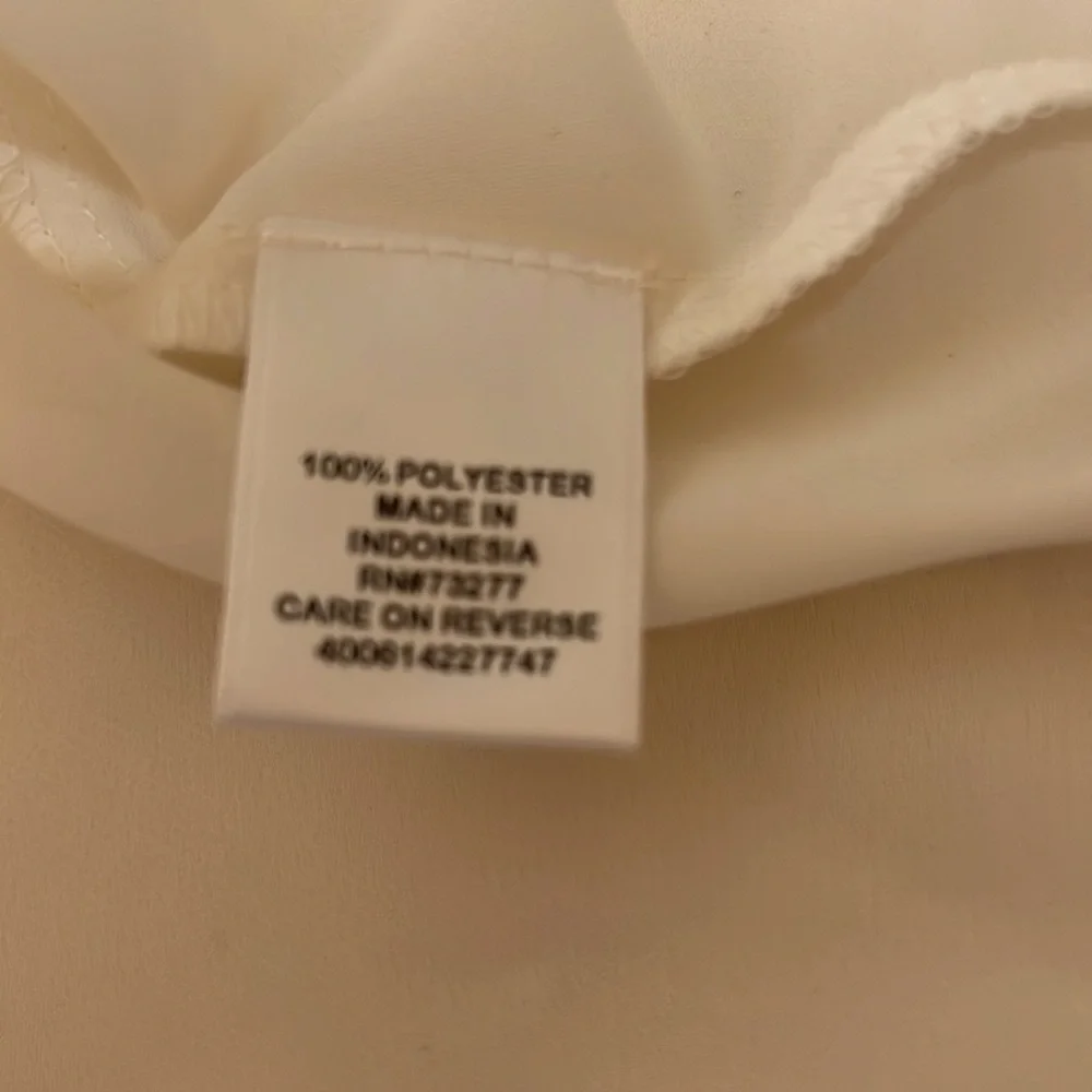 Elle White Blouse with Flare Sleeve and bottom.  Size M - Picture 8 of 8